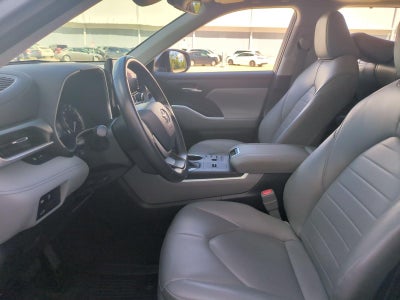 2023 Toyota Highlander XLE FWD (Natl)