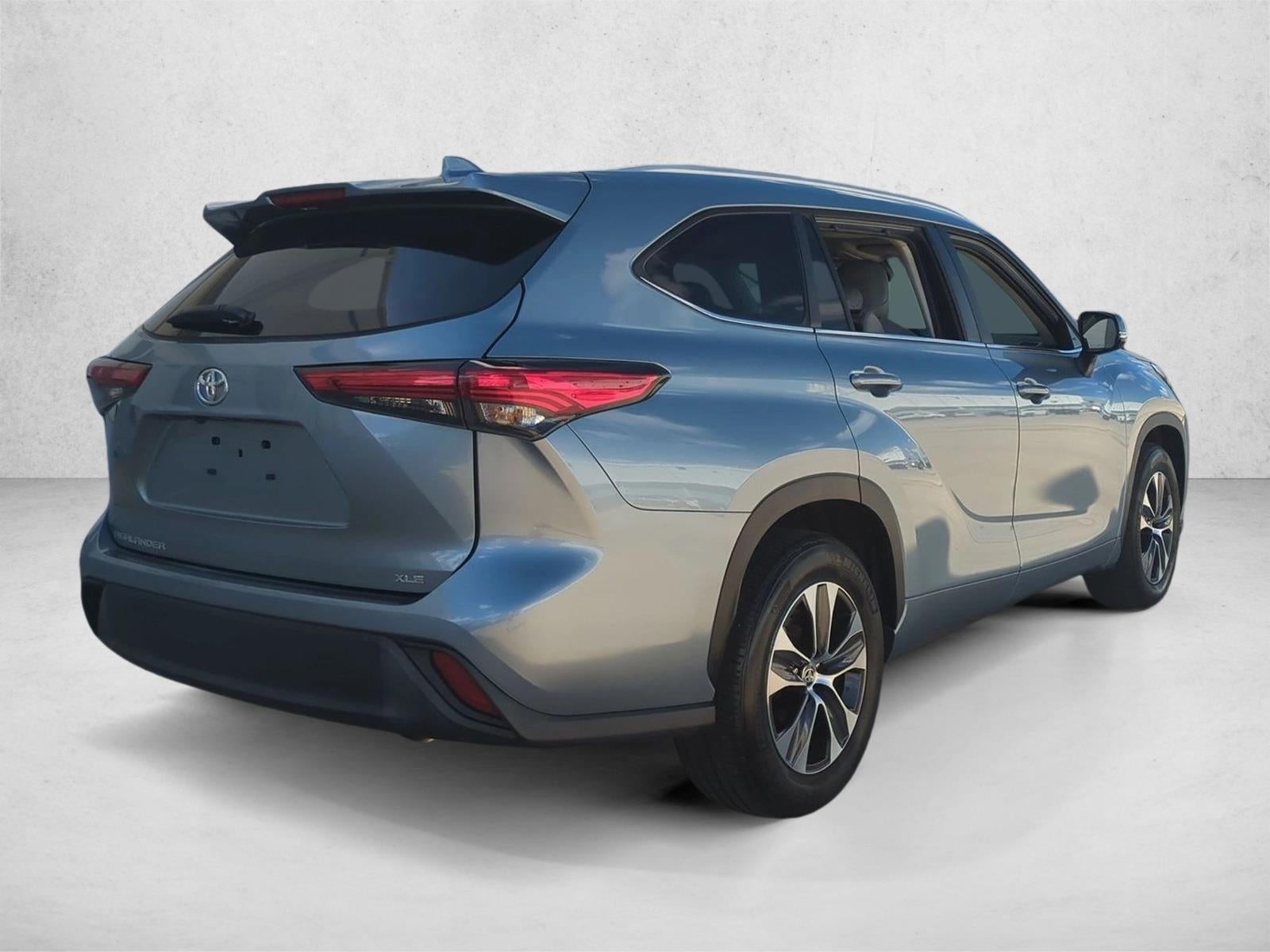 2023 Toyota Highlander XLE FWD (Natl)