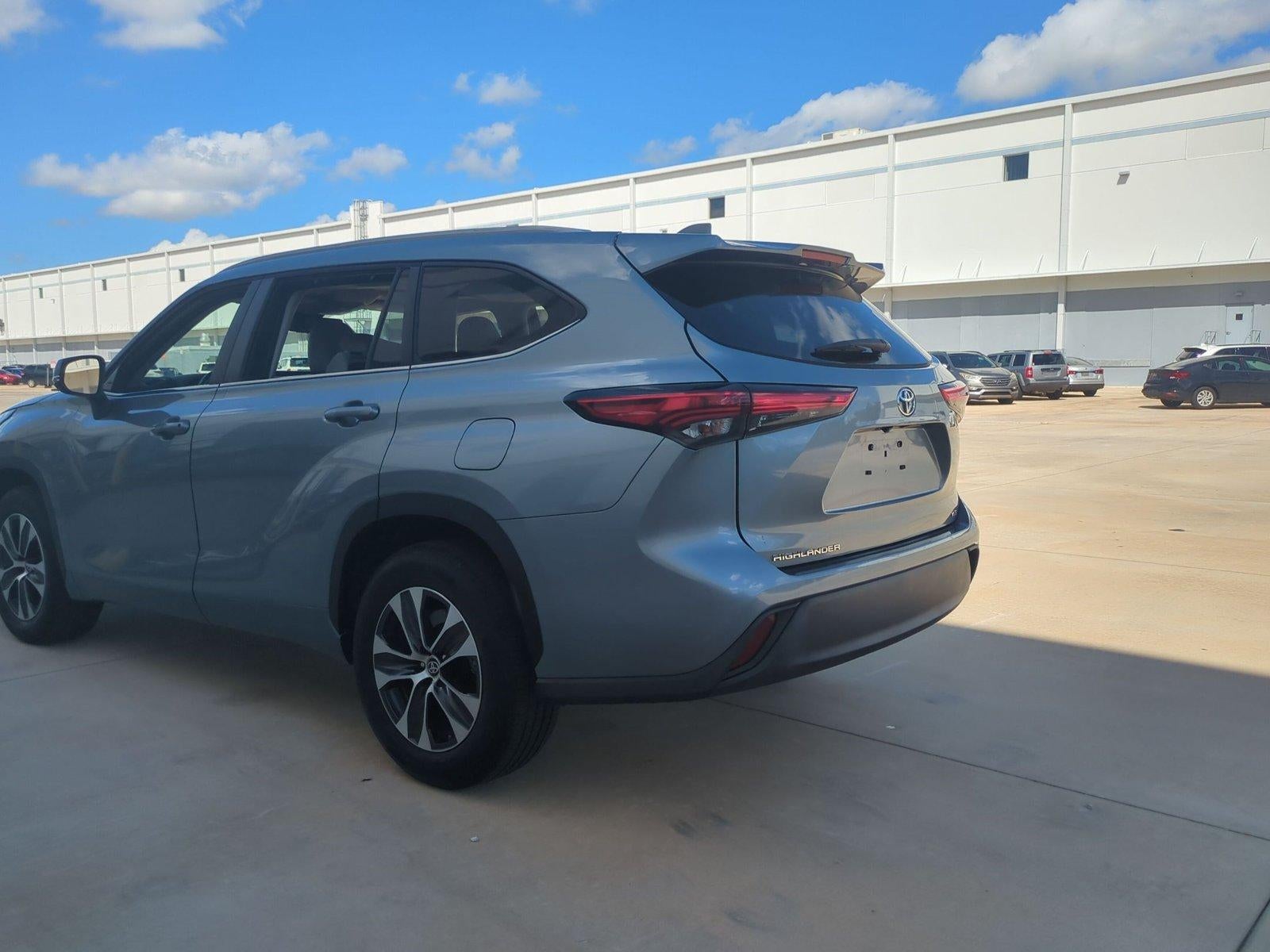 2023 Toyota Highlander XLE FWD (Natl)