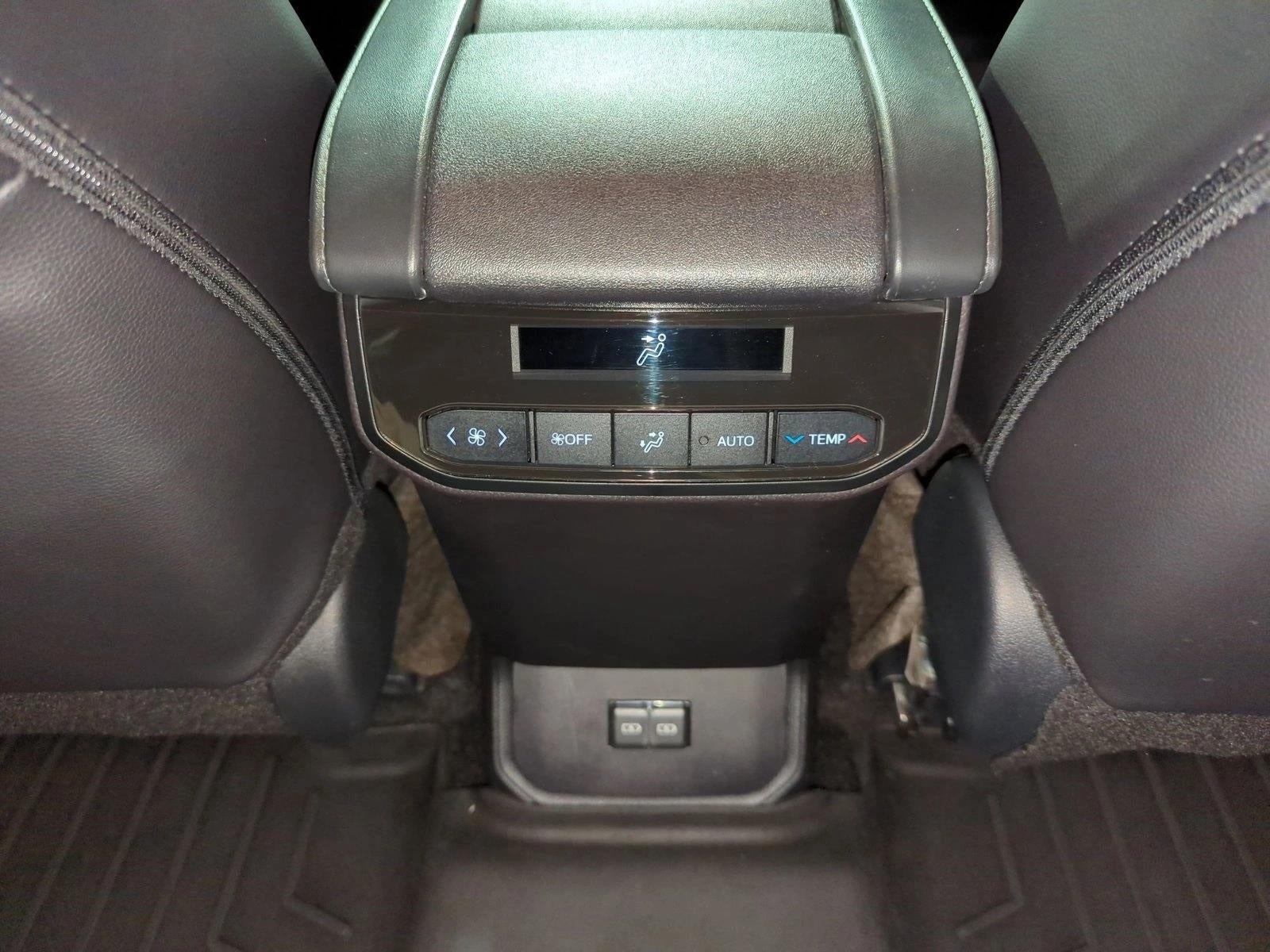 2024 Toyota Highlander XLE FWD (Natl)