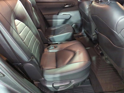 2024 Toyota Highlander XLE FWD (Natl)
