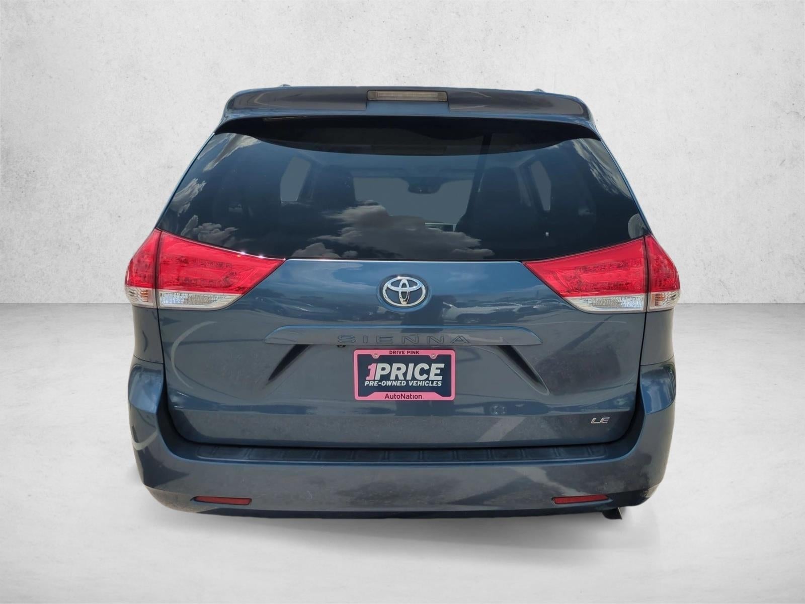 2014 Toyota Sienna 5dr 8-Pass Van V6 LE FWD (Natl)