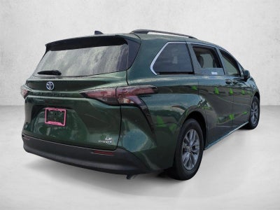2024 Toyota Sienna LE FWD 8-Passenger (Natl)