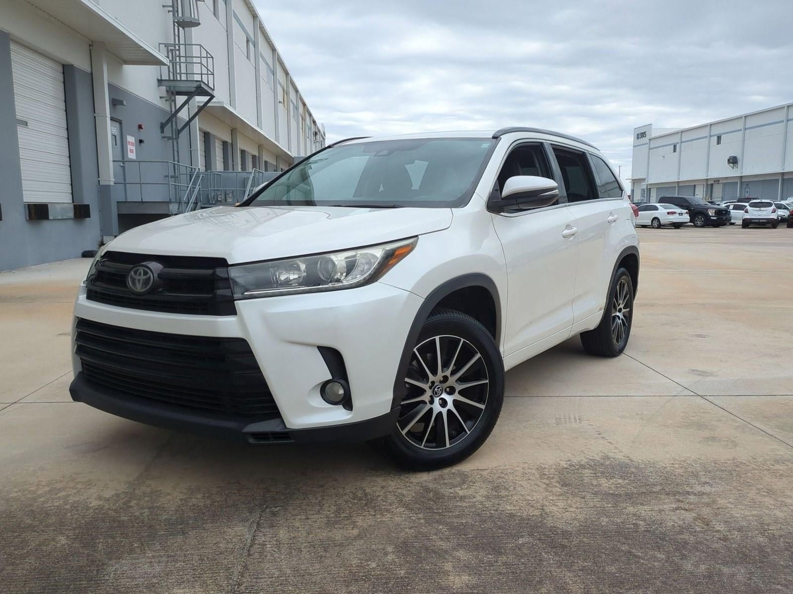2017 Toyota Highlander SE V6 FWD (Natl)