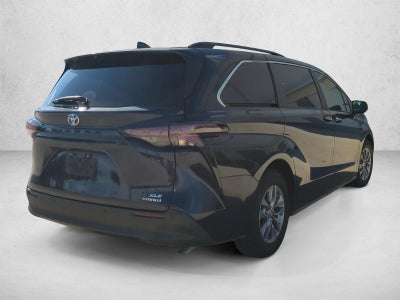 2023 Toyota Sienna XLE FWD 7-Passenger (Natl)