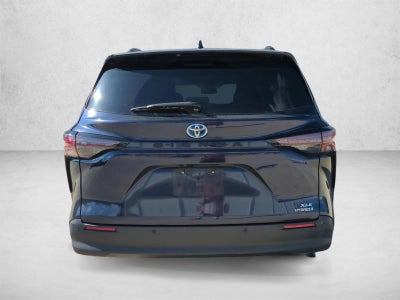 2023 Toyota Sienna XLE FWD 7-Passenger (Natl)