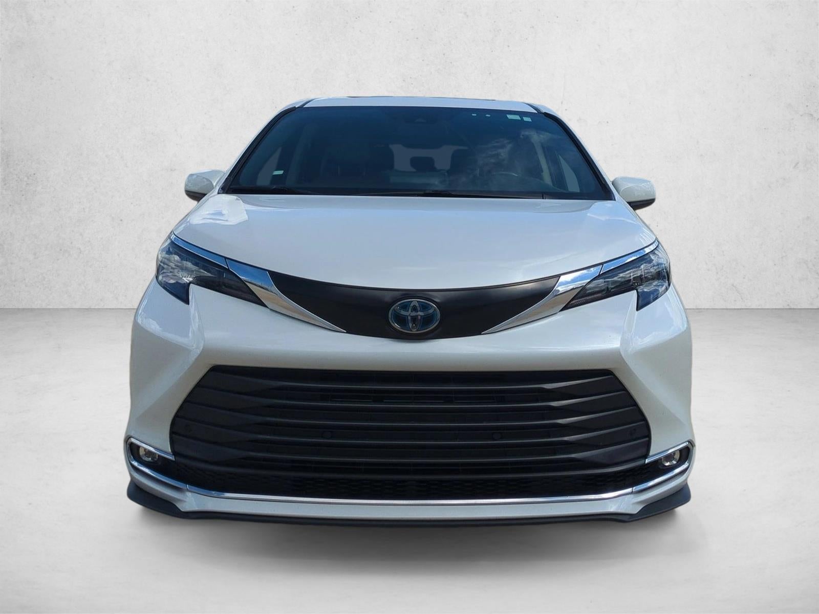 2024 Toyota Sienna XLE FWD 8-Passenger (Natl)