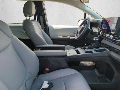 2025 Toyota Sienna XLE FWD 8-Passenger (Natl)