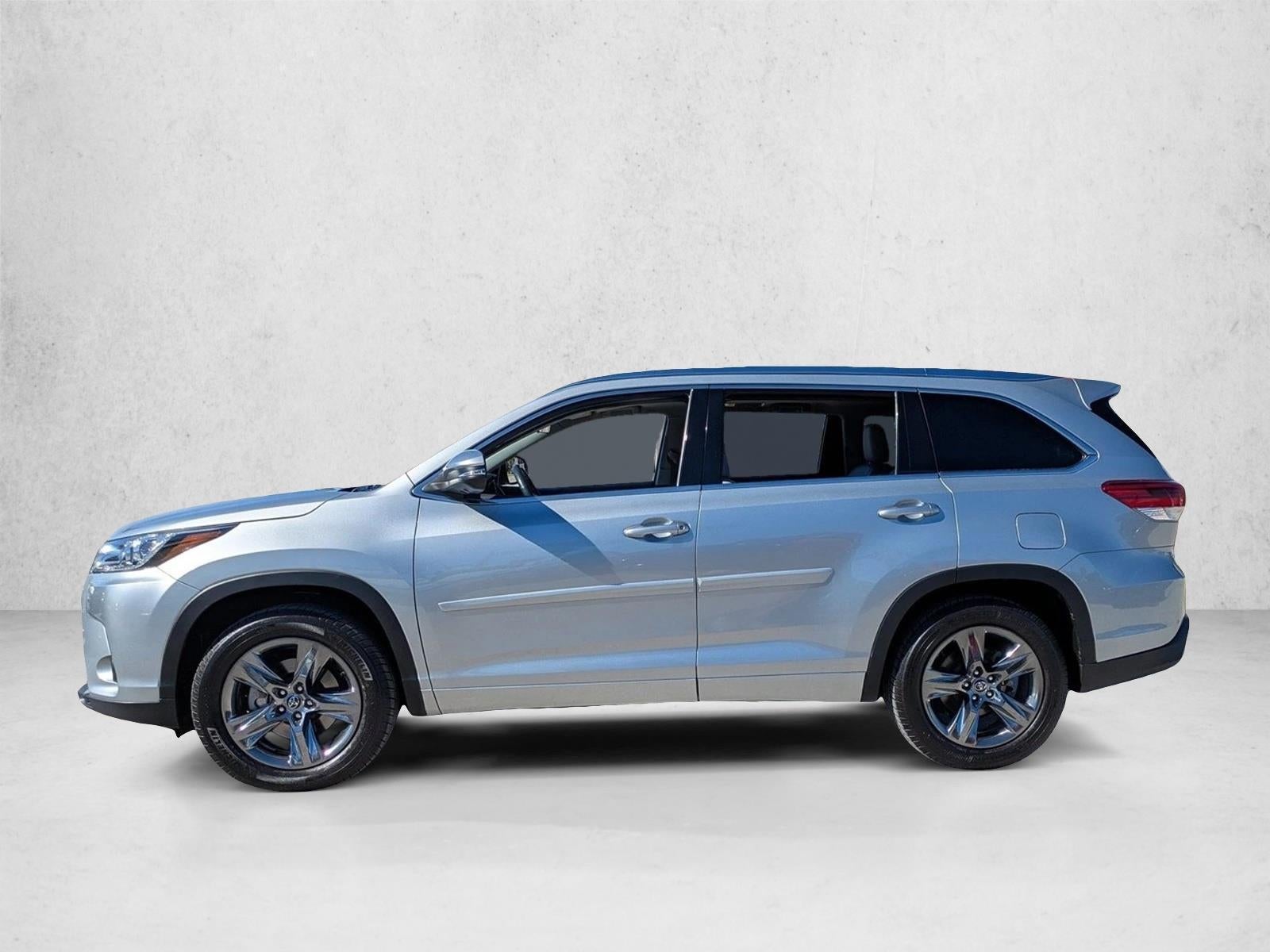 2017 Toyota Highlander Limited Platinum V6 FWD (Natl)