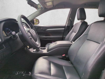 2014 Toyota Highlander FWD 4dr I4 LE (Natl)