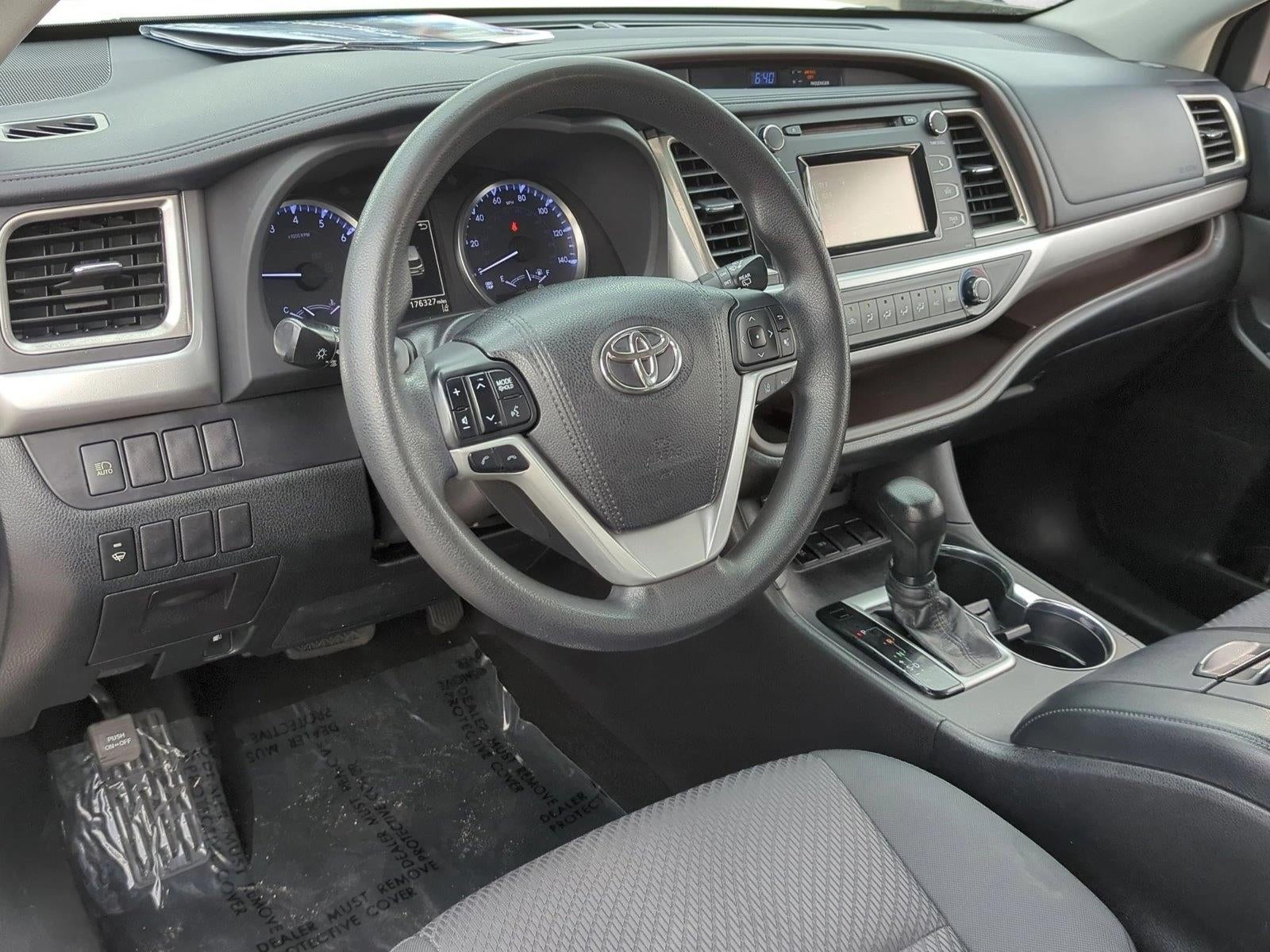 2018 Toyota Highlander LE I4 FWD (Natl)