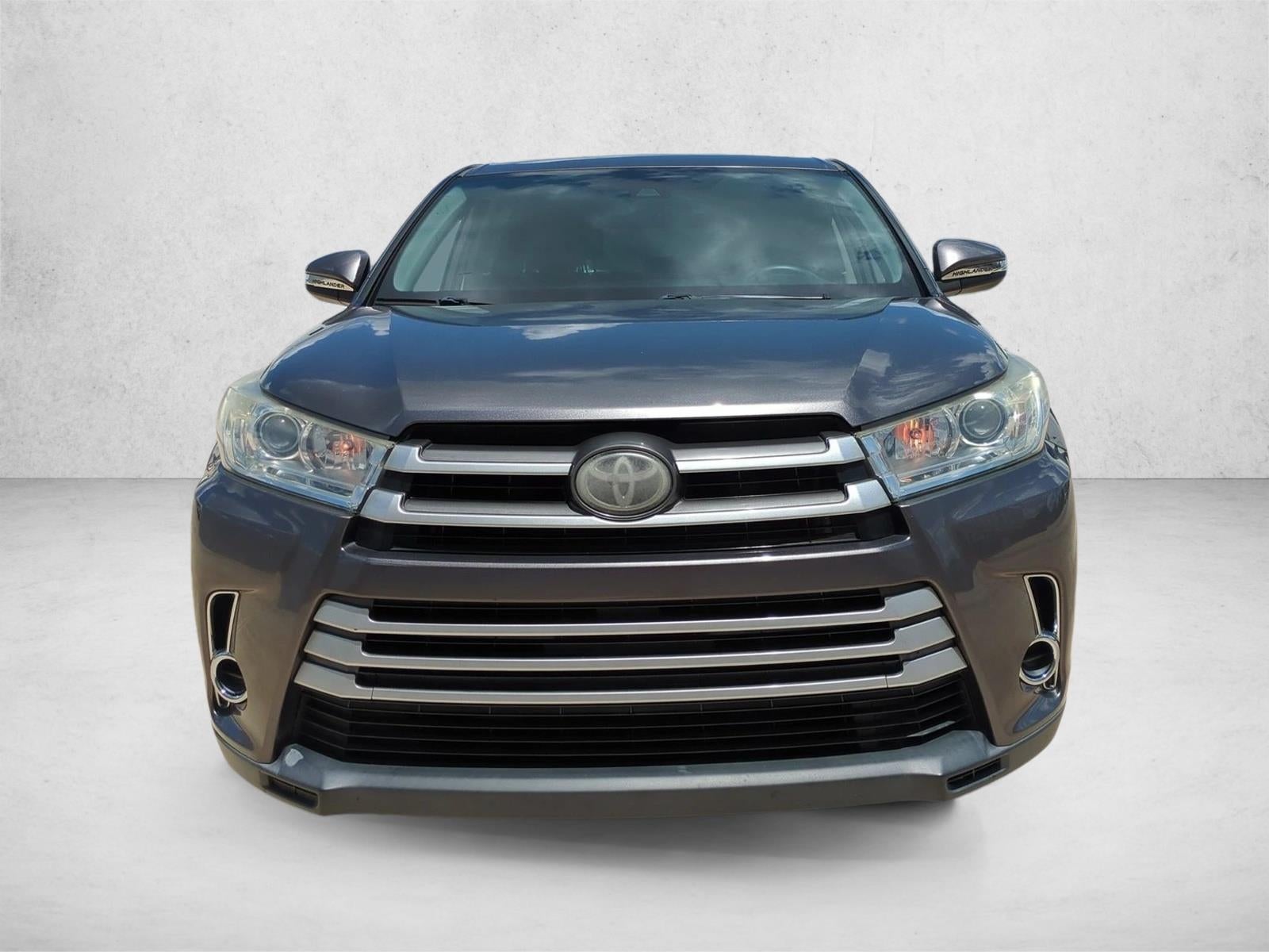 2019 Toyota Highlander LE I4 FWD (Natl)