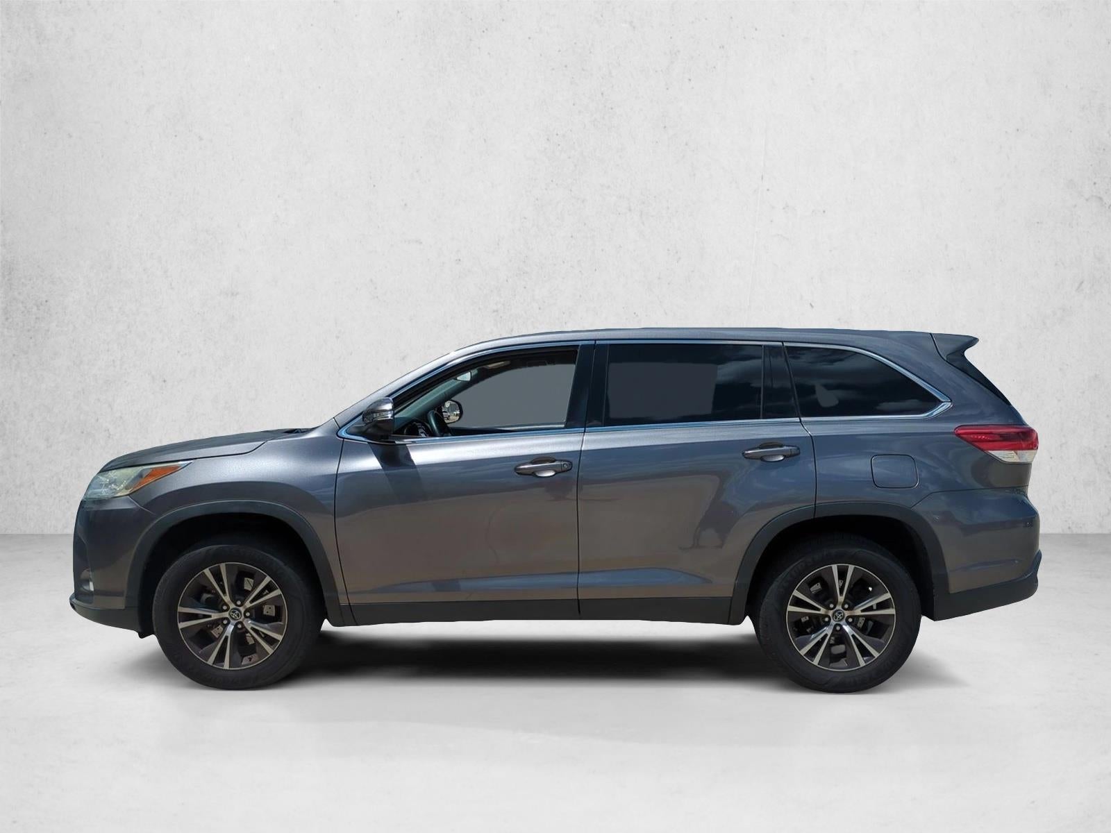 2019 Toyota Highlander LE I4 FWD (Natl)