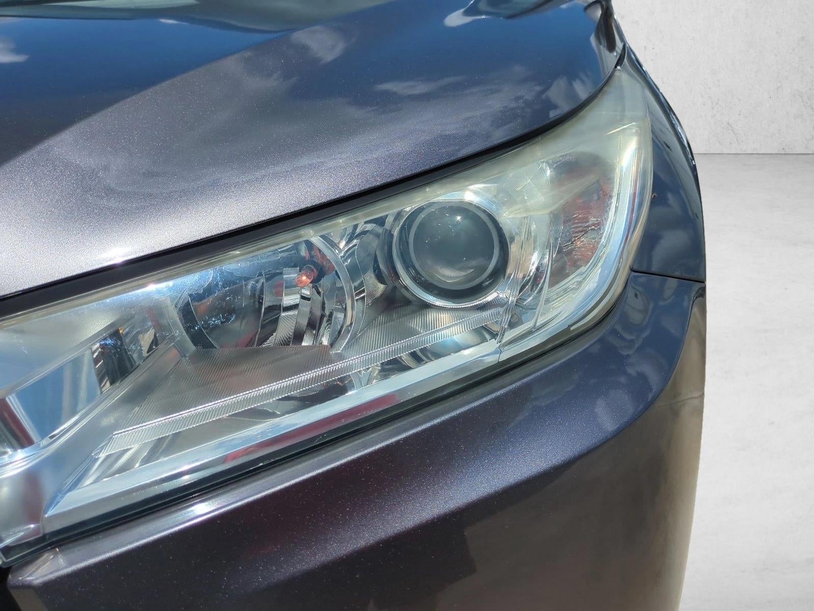 2019 Toyota Highlander LE I4 FWD (Natl)