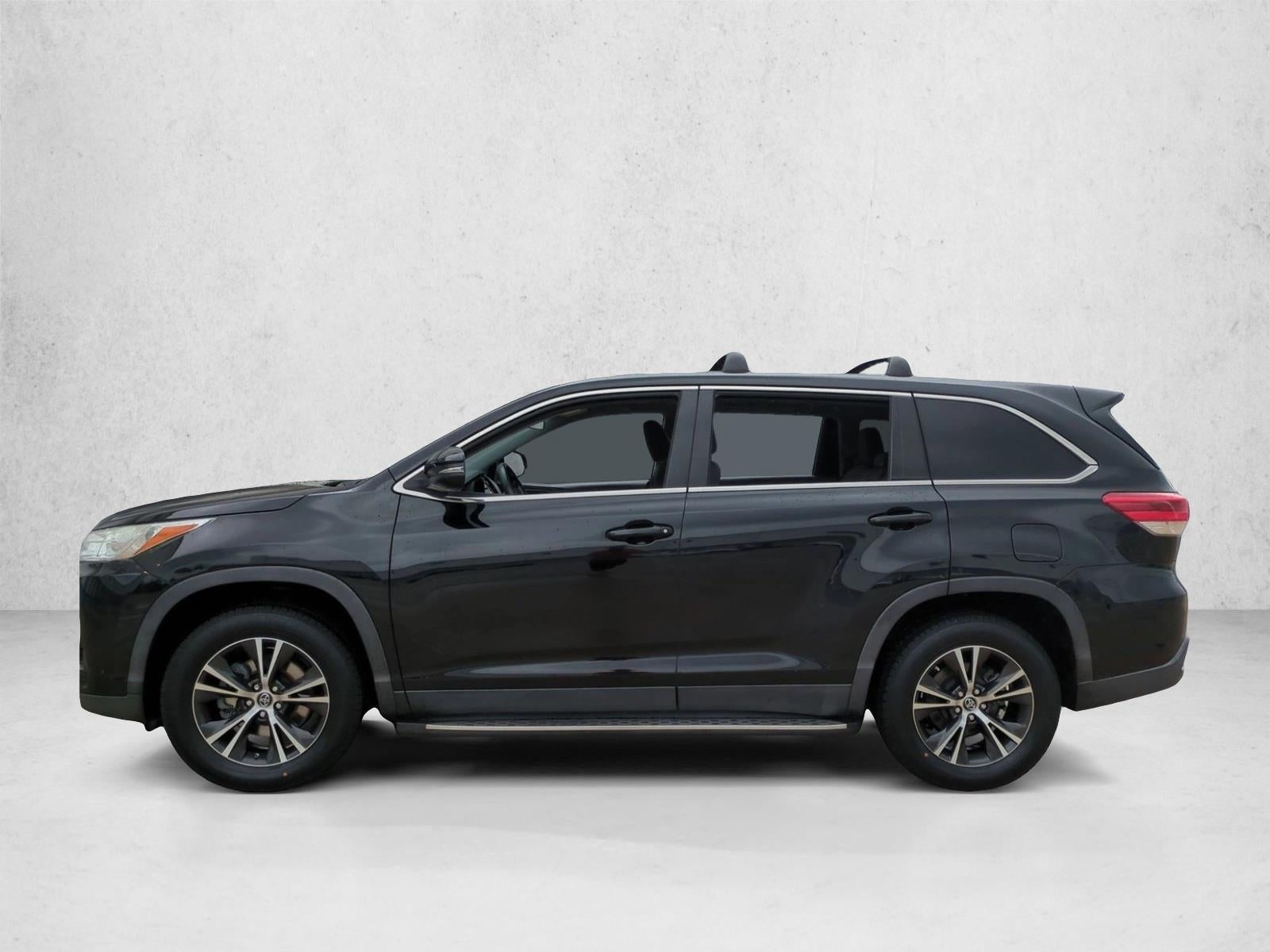 2019 Toyota Highlander LE I4 FWD (Natl)