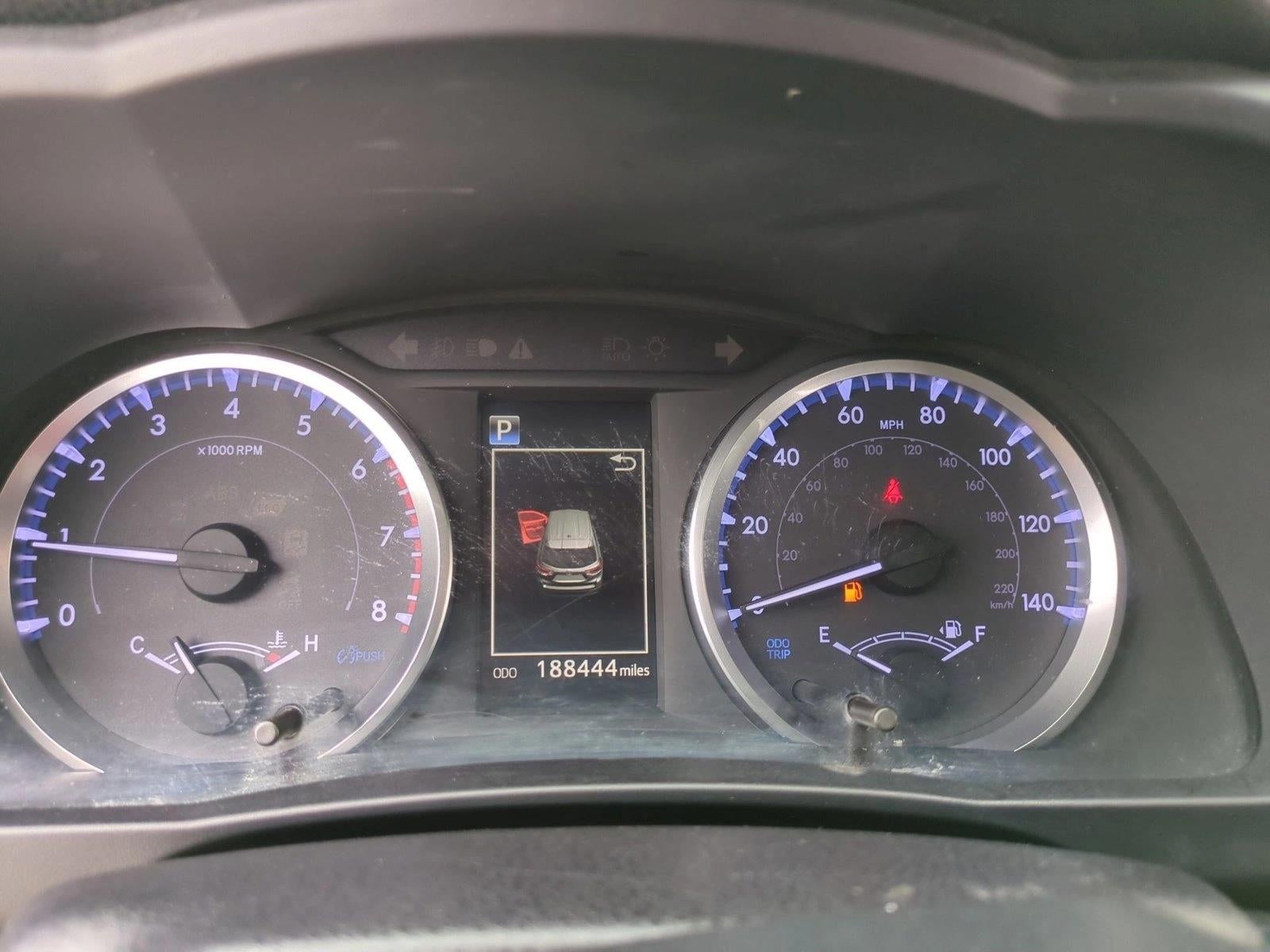 2019 Toyota Highlander LE I4 FWD (Natl)