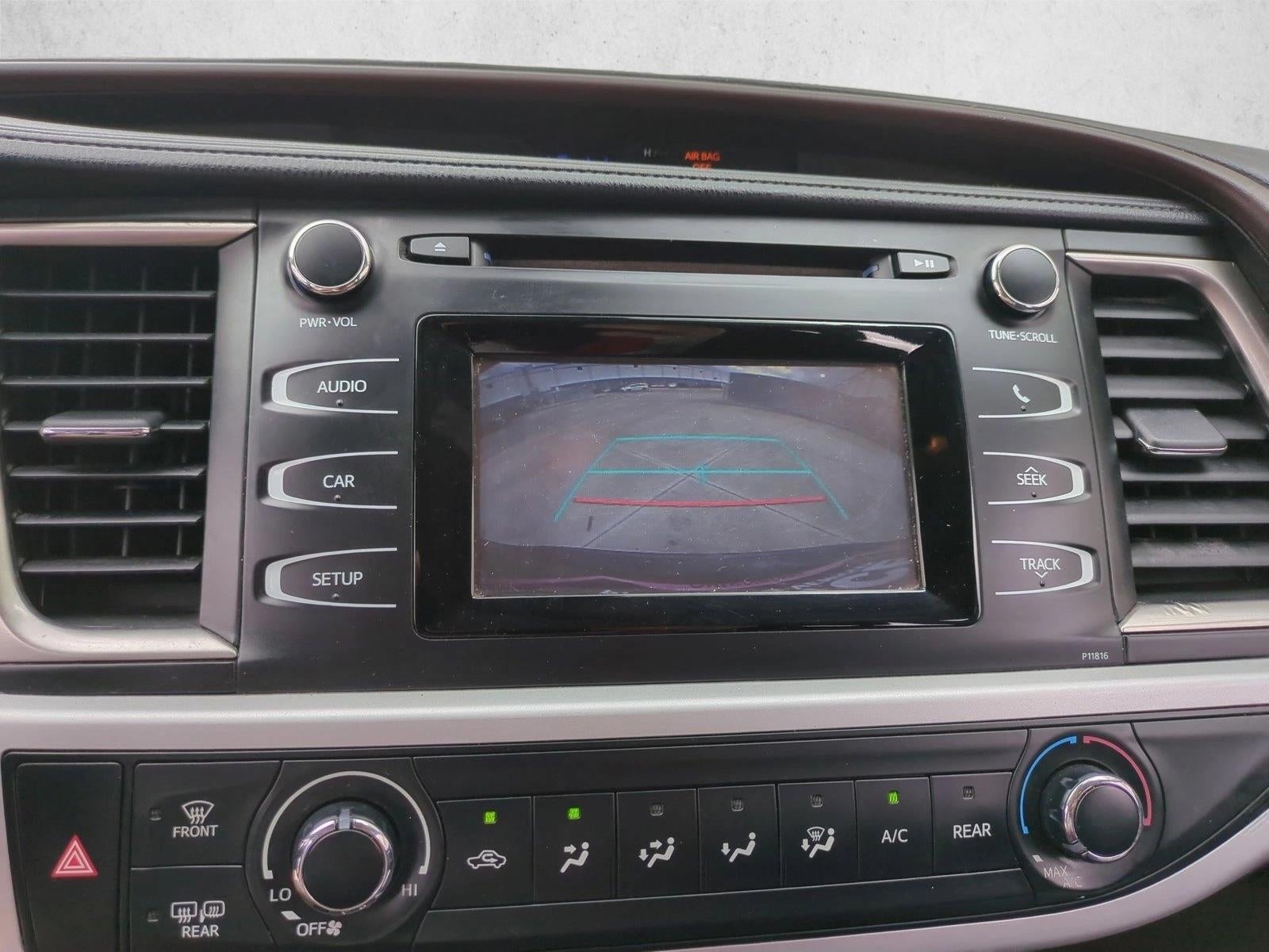 2019 Toyota Highlander LE I4 FWD (Natl)