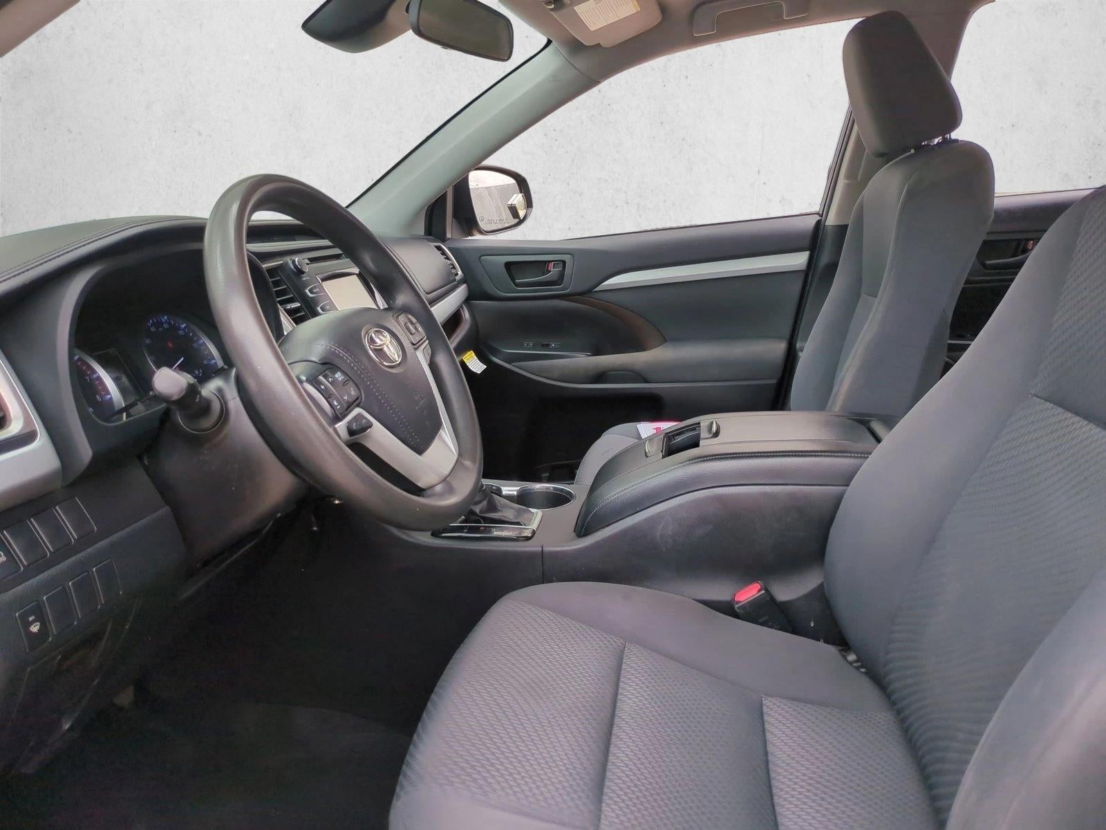 2019 Toyota Highlander LE I4 FWD (Natl)