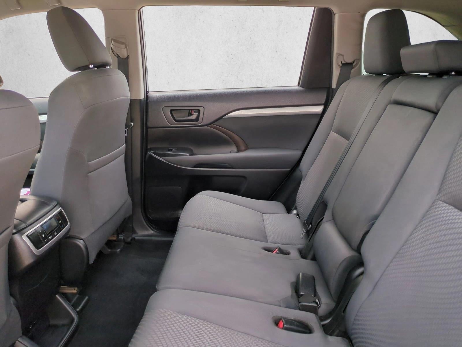 2019 Toyota Highlander LE I4 FWD (Natl)