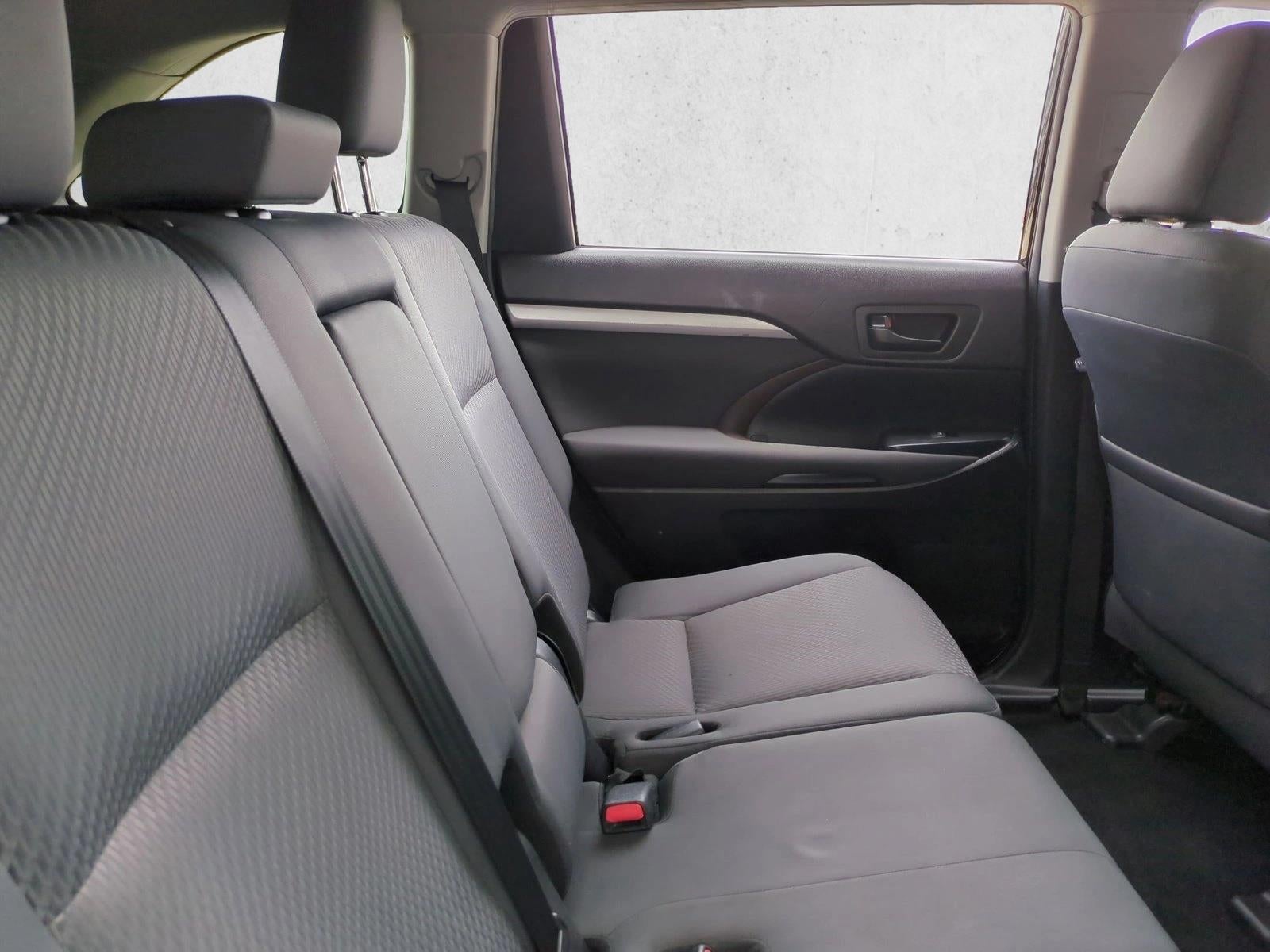 2019 Toyota Highlander LE I4 FWD (Natl)