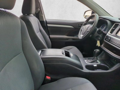 2019 Toyota Highlander LE I4 FWD (Natl)