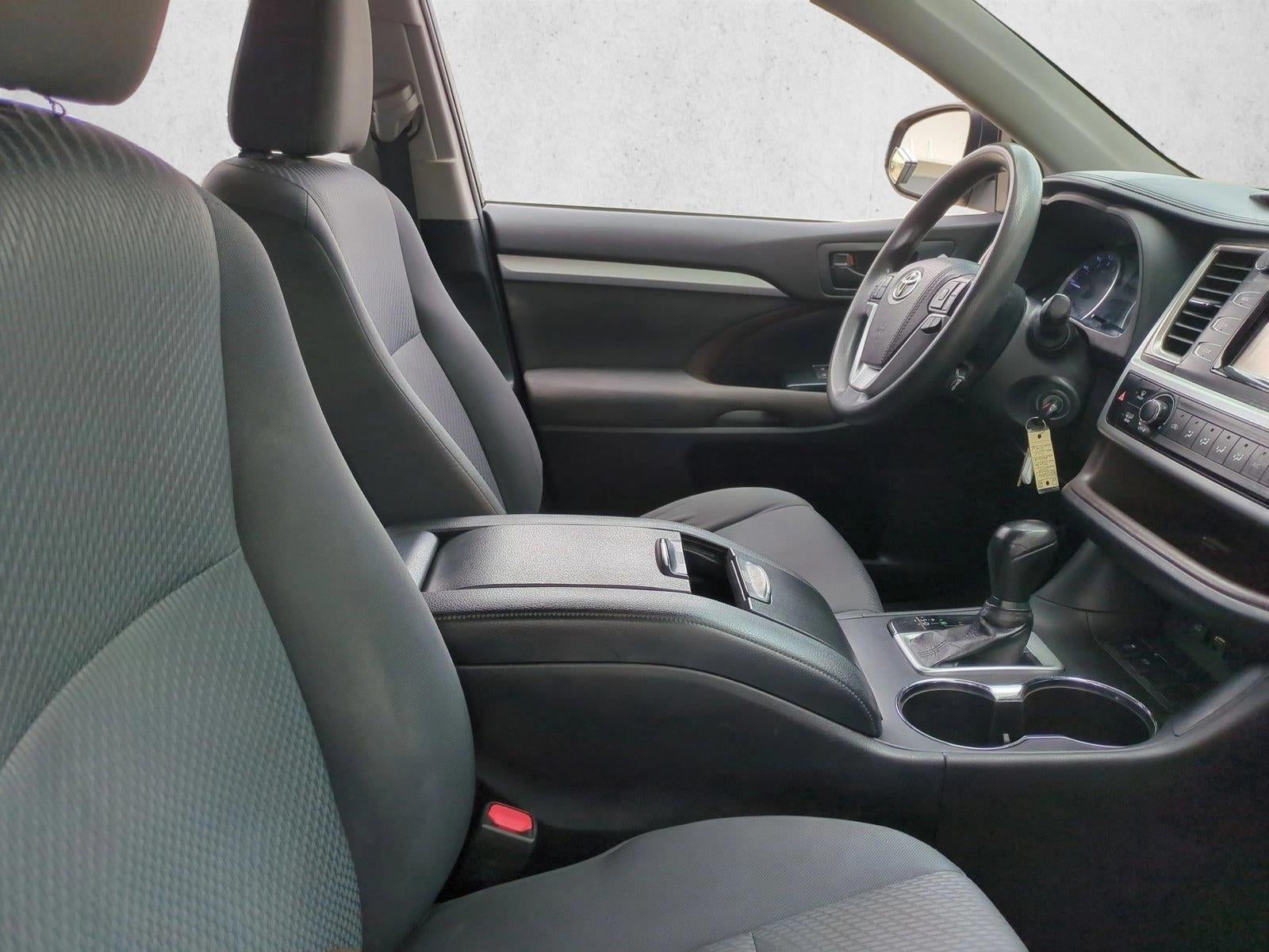 2019 Toyota Highlander LE I4 FWD (Natl)