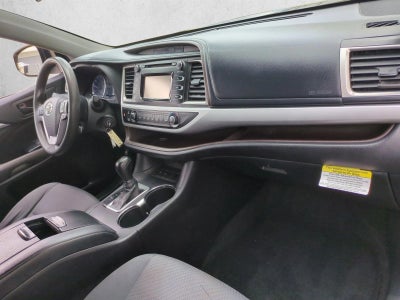 2019 Toyota Highlander LE I4 FWD (Natl)