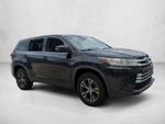 2019 Toyota Highlander LE I4 FWD (Natl)