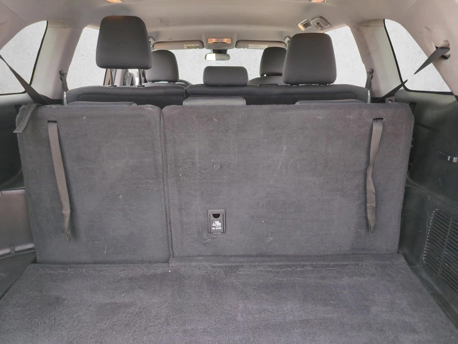 2019 Toyota Highlander LE I4 FWD (Natl)