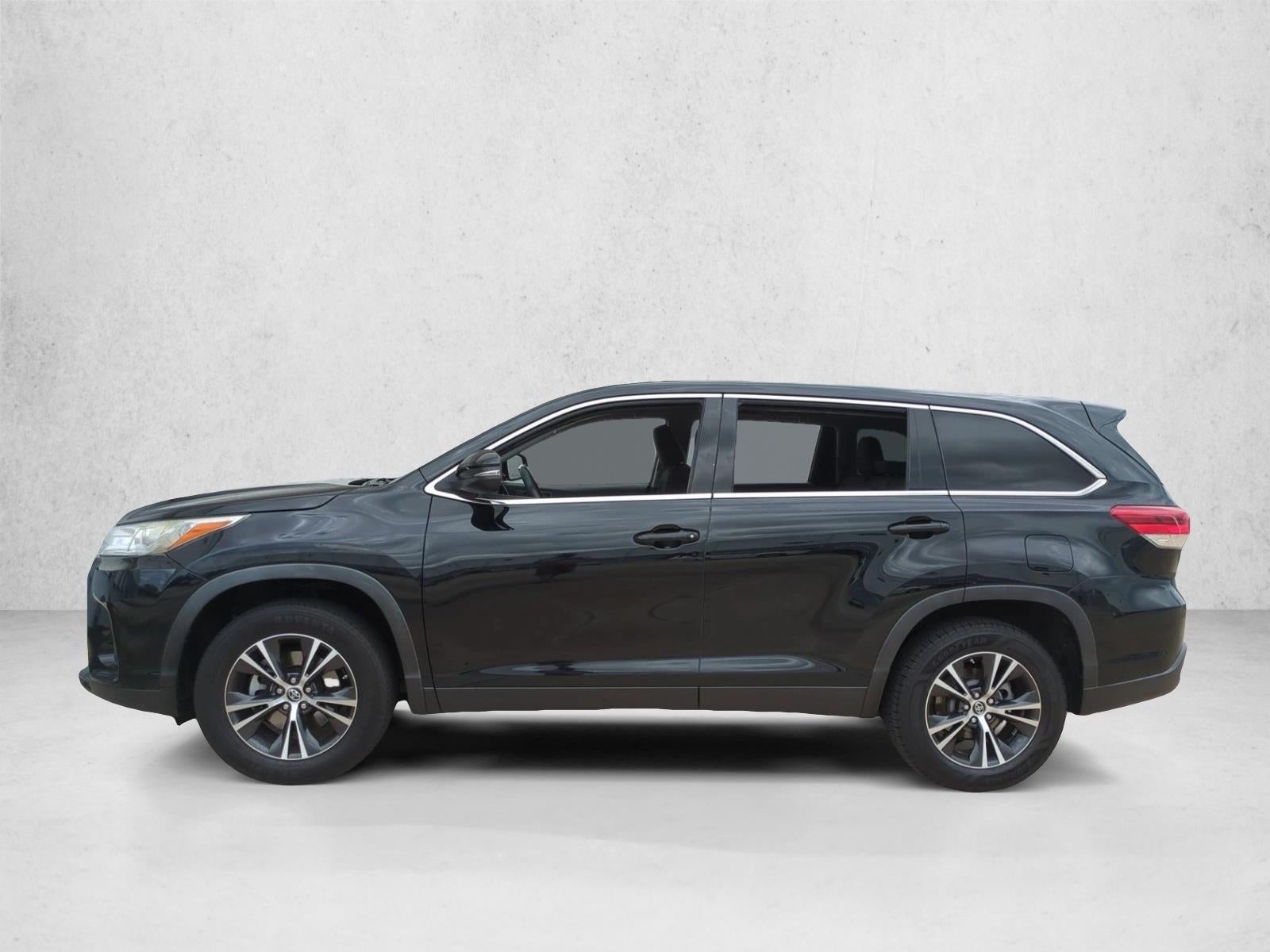 2019 Toyota Highlander LE I4 FWD (Natl)