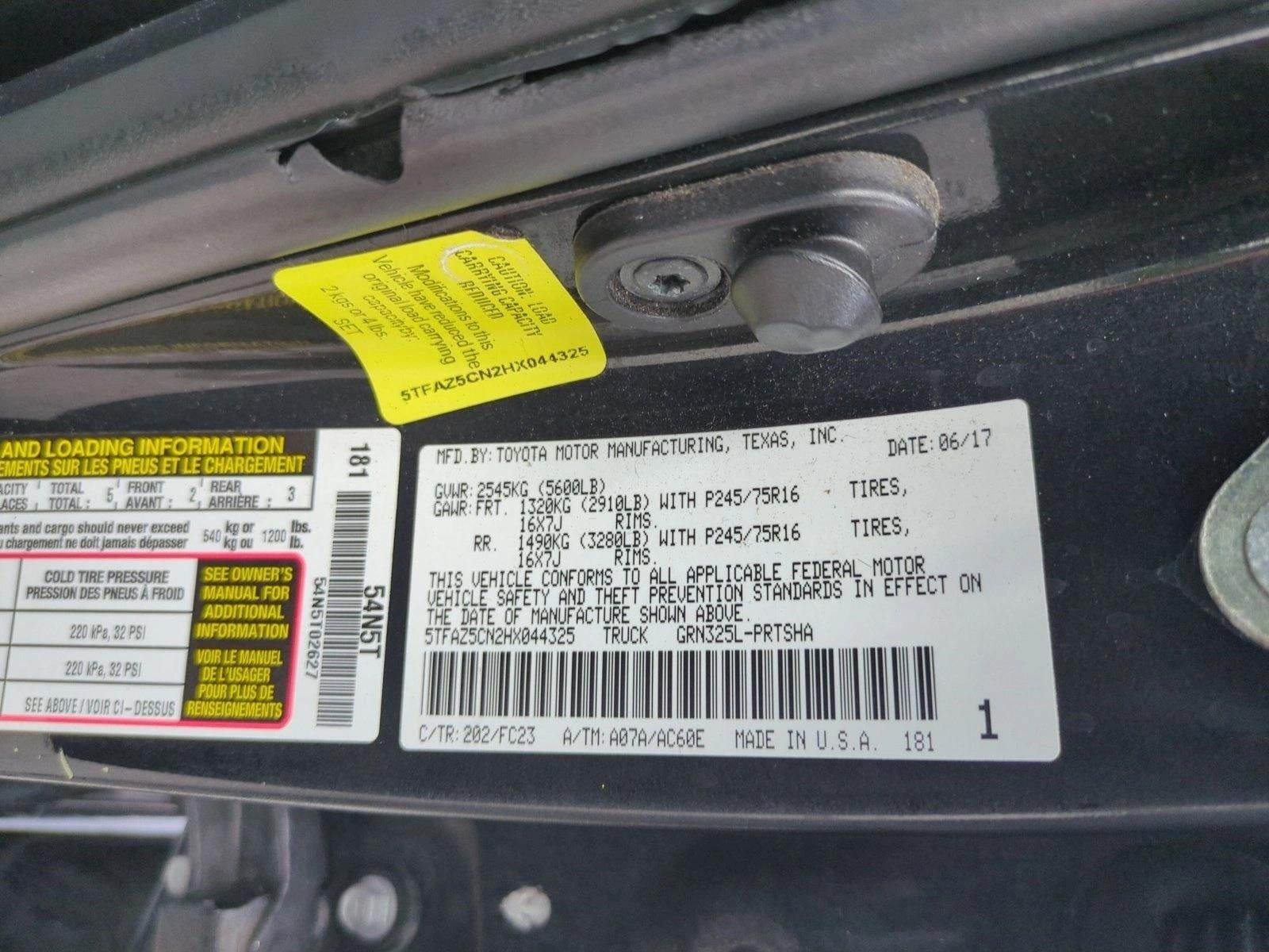 2017 Toyota Tacoma SR5 Double Cab 5' Bed V6 4x2 AT (GS)