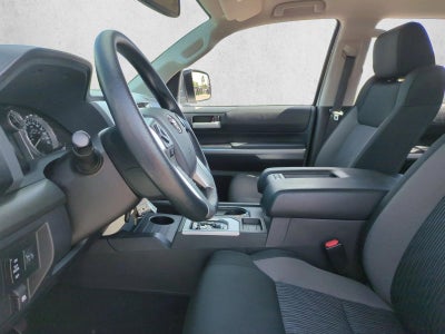 2017 Toyota Tundra 2WD 2WD SR5 CrewMax 5.5' Bed 5.7L FFV (SE)