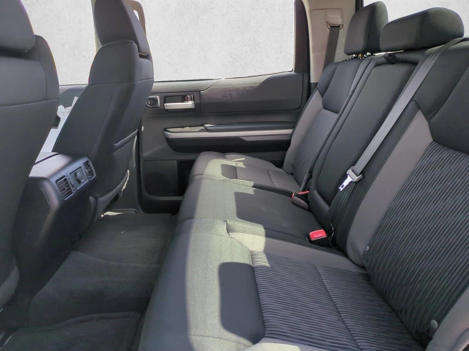 2017 Toyota Tundra 2WD 2WD SR5 CrewMax 5.5' Bed 5.7L FFV (SE)