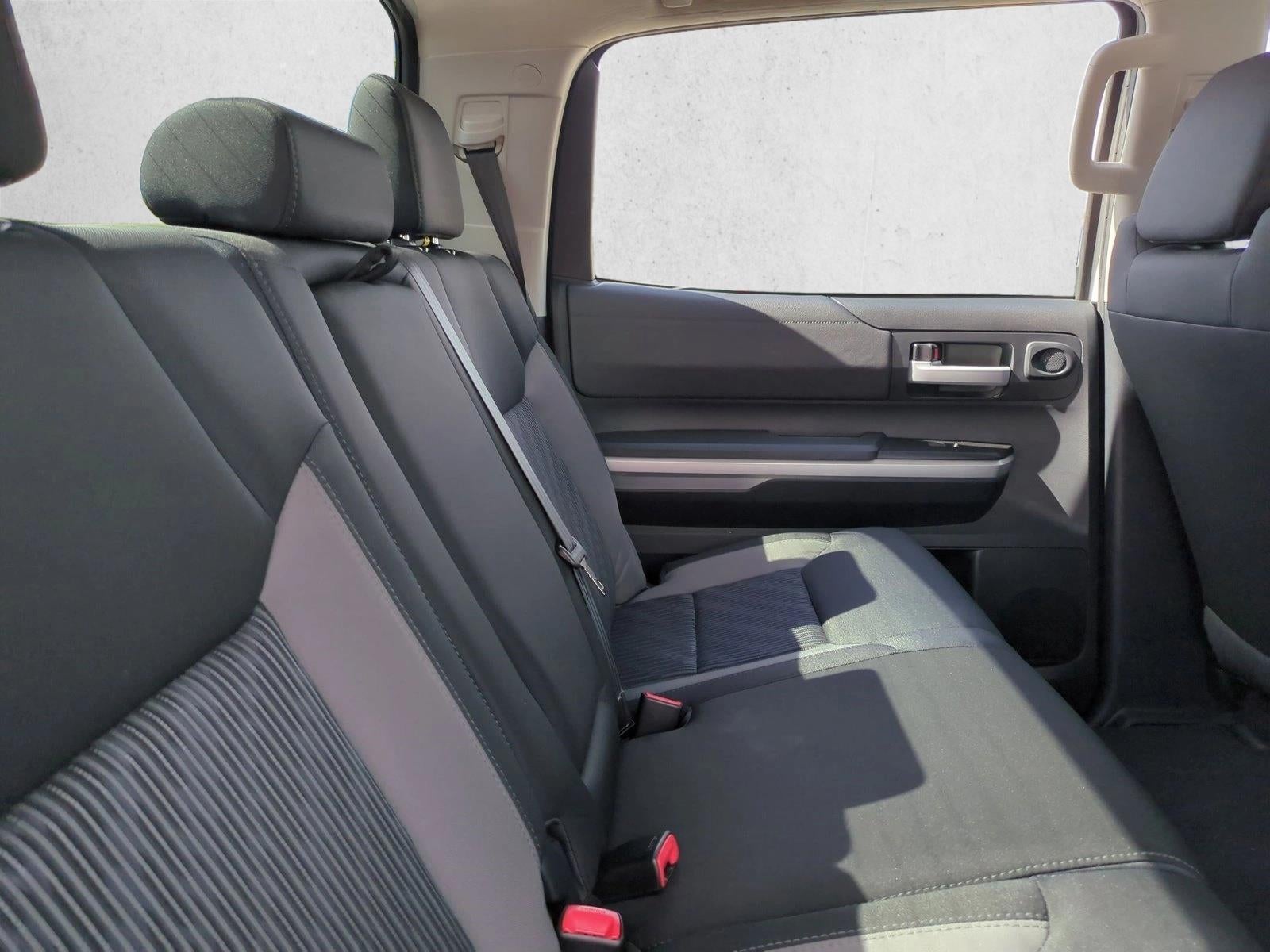 2017 Toyota Tundra 2WD 2WD SR5 CrewMax 5.5' Bed 5.7L FFV (SE)
