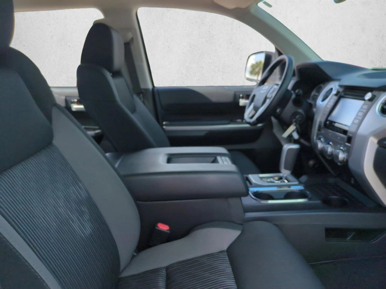 2017 Toyota Tundra 2WD 2WD SR5 CrewMax 5.5' Bed 5.7L FFV (SE)