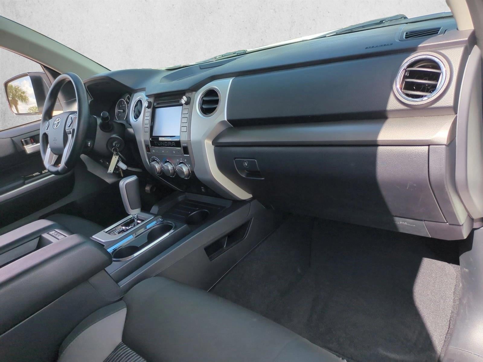 2017 Toyota Tundra 2WD 2WD SR5 CrewMax 5.5' Bed 5.7L FFV (SE)