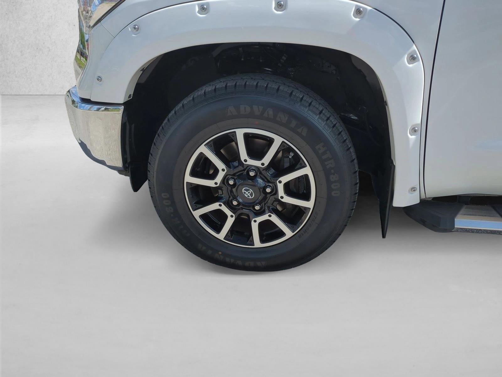 2017 Toyota Tundra 2WD 2WD SR5 CrewMax 5.5' Bed 5.7L FFV (SE)