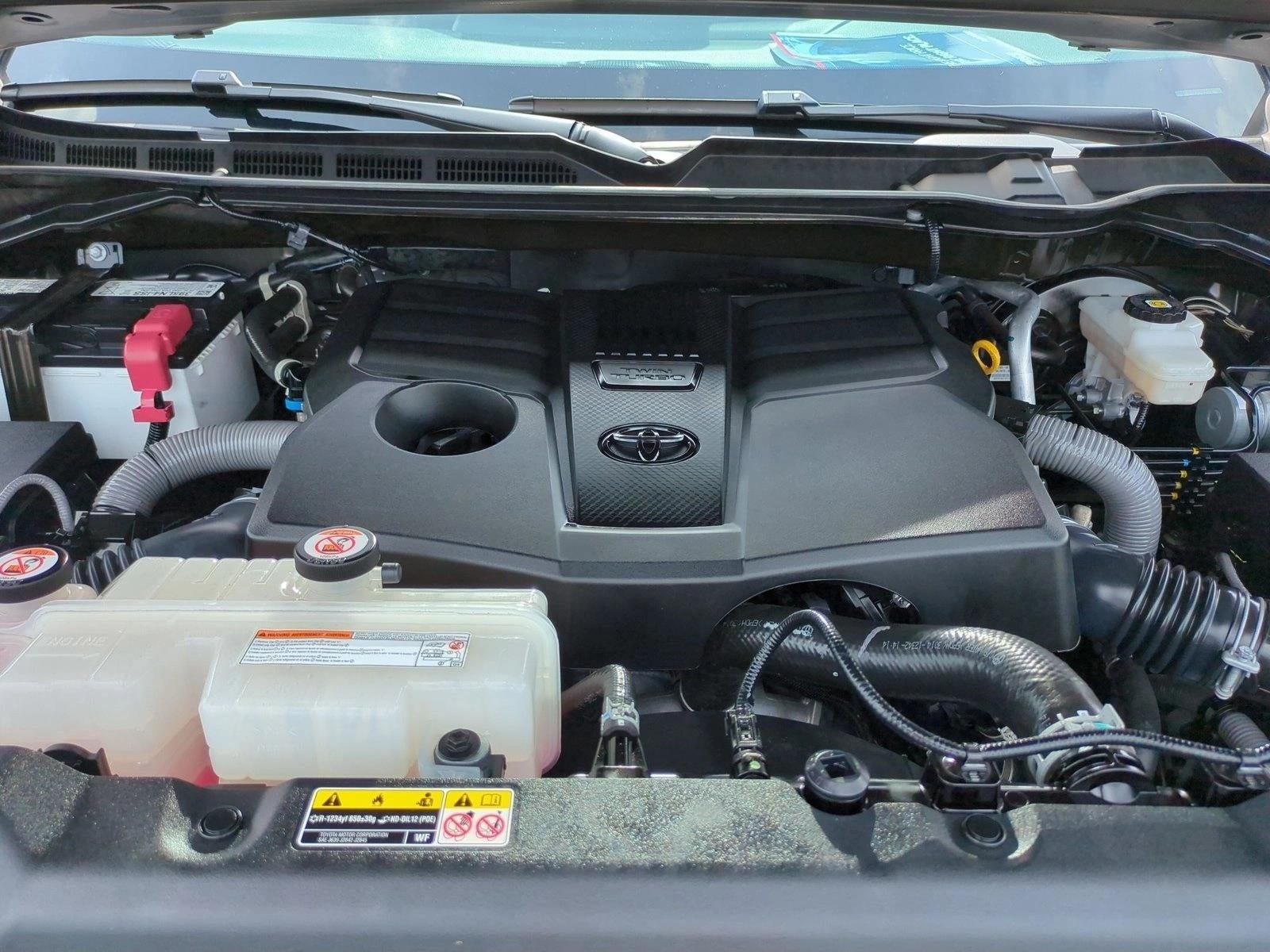 2025 Toyota Tundra 4WD 4WD SR5 CrewMax 5.5' Bed (SE)