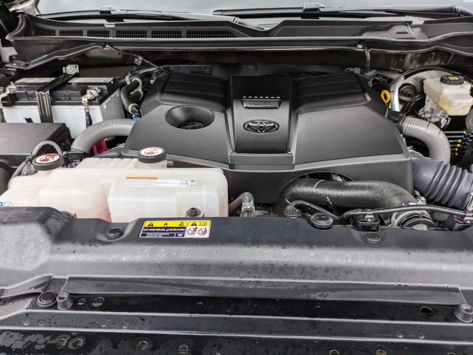 2025 Toyota Tundra 4WD 4WD SR5 CrewMax 5.5' Bed (SE)