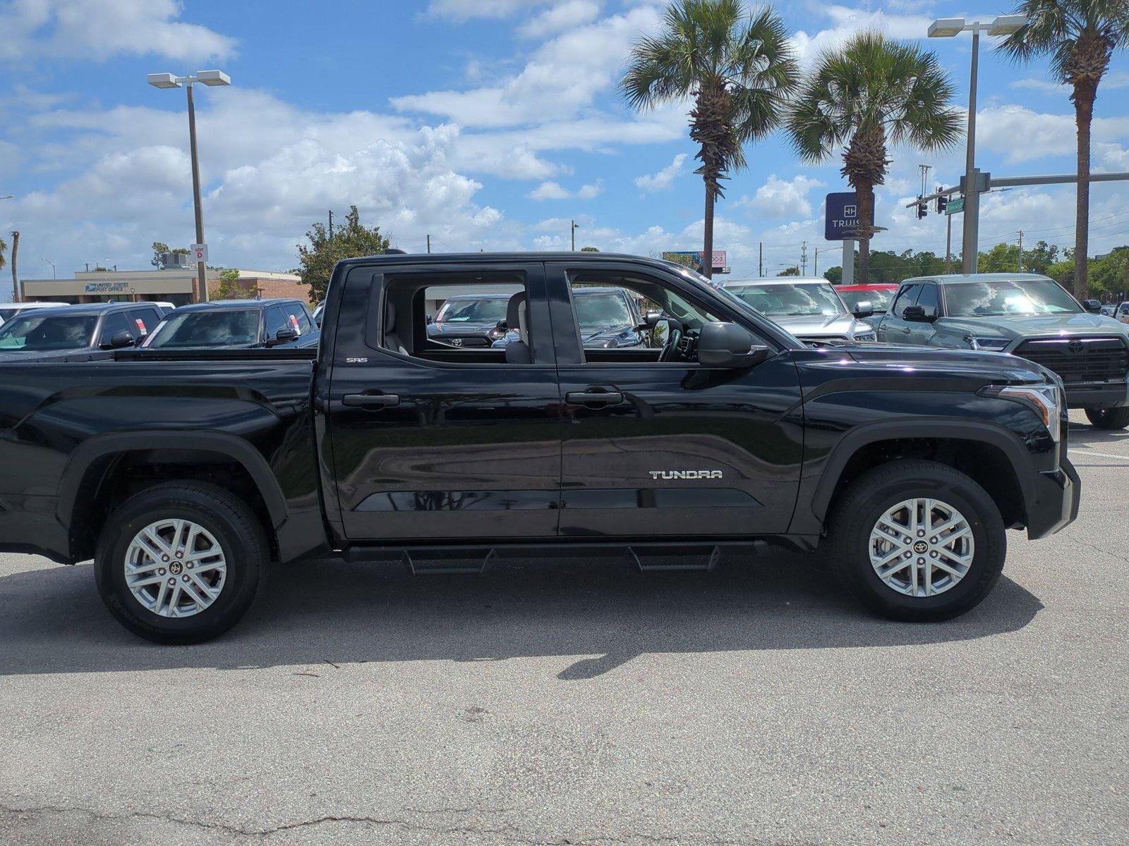 2024 Toyota Tundra 4WD 4WD SR5 CrewMax 5.5' Bed (SE)