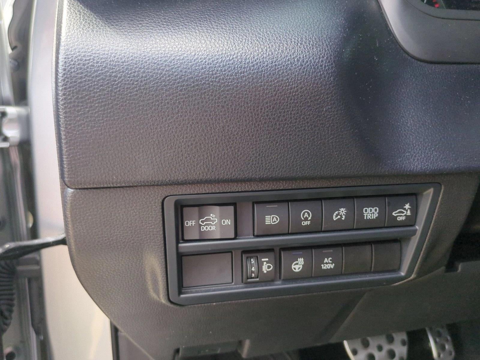 2025 Toyota Tundra 4WD 4WD SR5 CrewMax 5.5' Bed (SE)