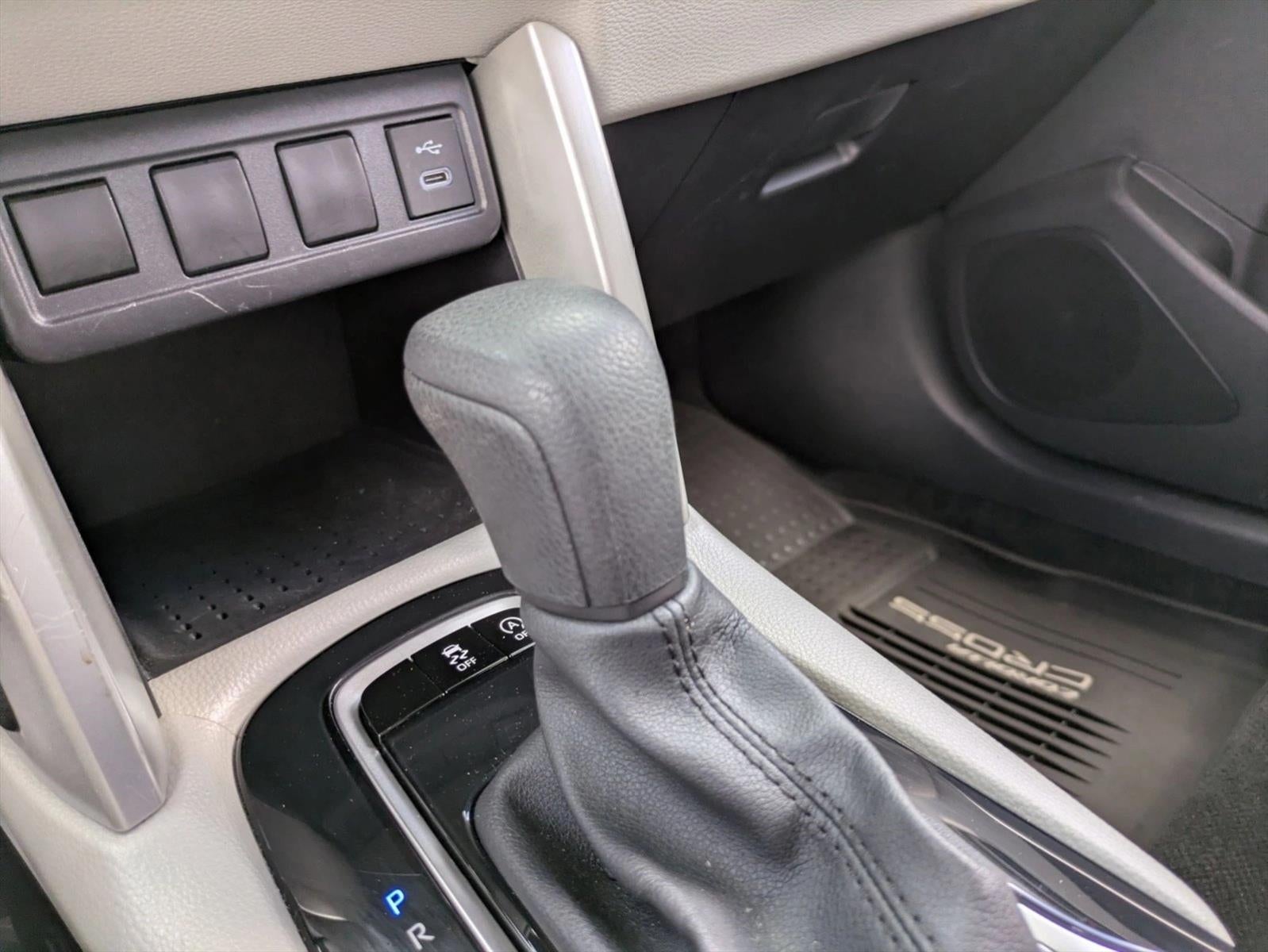 2025 Toyota Corolla Cross L 2WD (Natl)