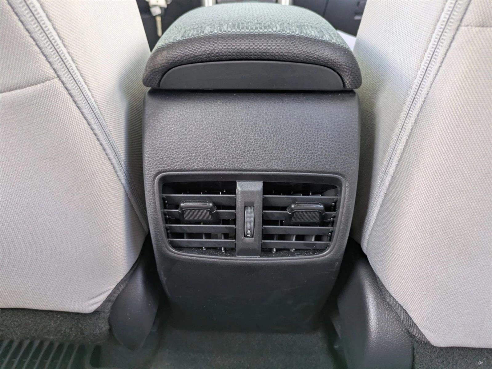 2025 Toyota Corolla Cross L 2WD (Natl)