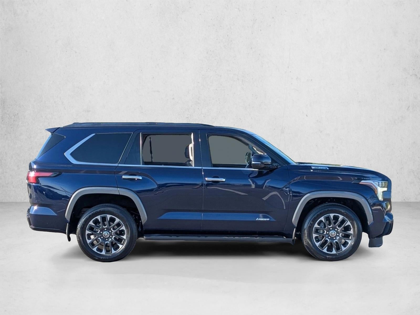 2023 Toyota Sequoia Limited 4WD (SE)