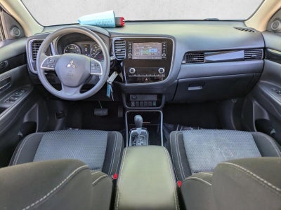 2020 Mitsubishi Outlander ES FWD