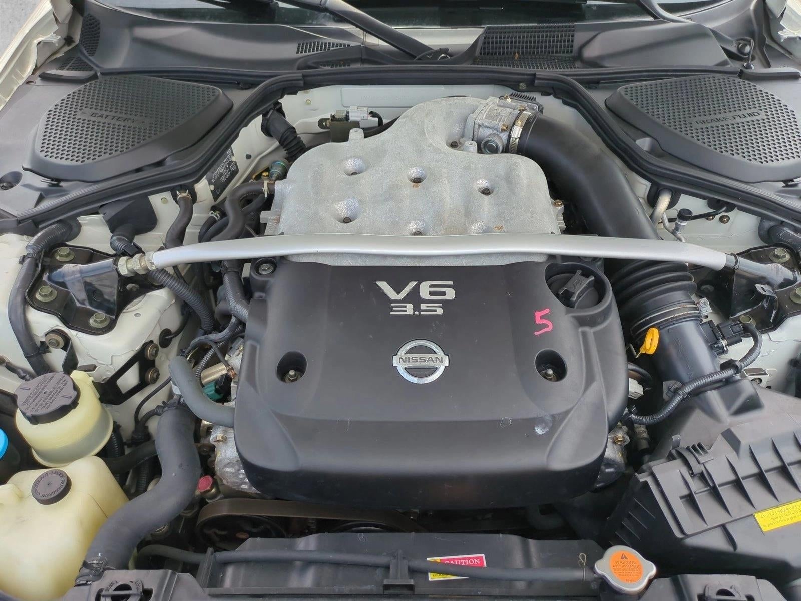 2006 Nissan 350Z 2dr Roadster Touring Manual