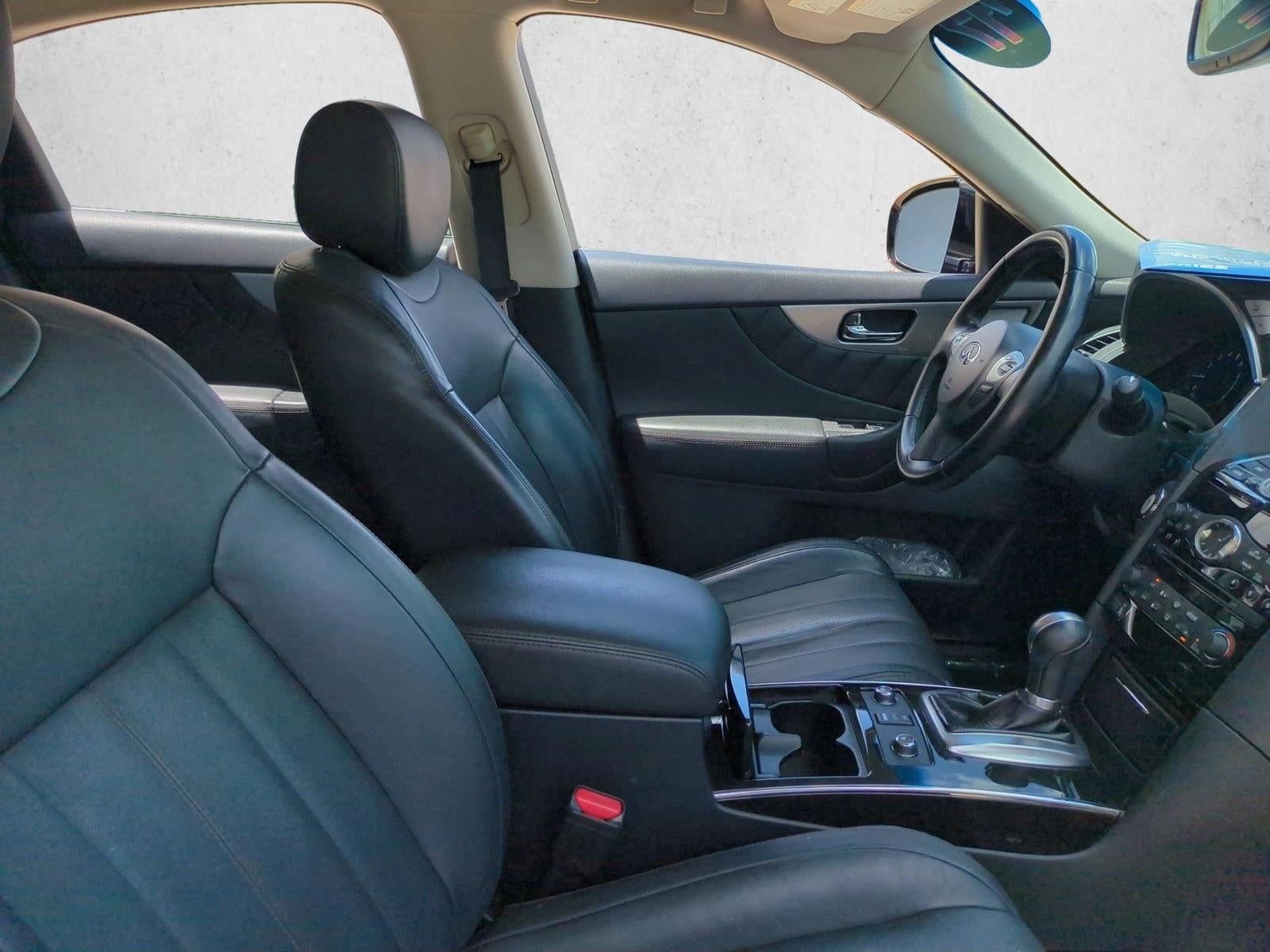2017 INFINITI QX70 RWD