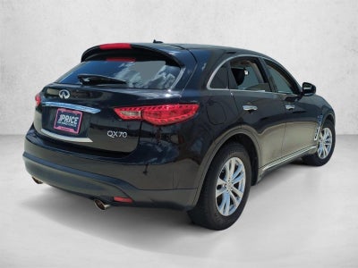 2017 INFINITI QX70 RWD