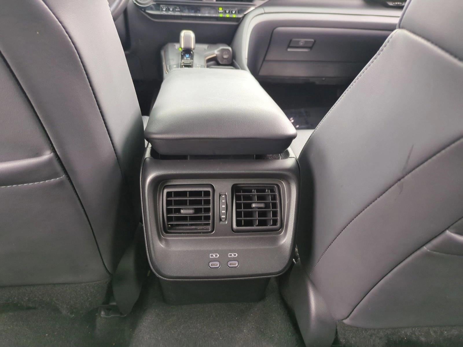 2023 Toyota Crown Limited AWD (Natl)