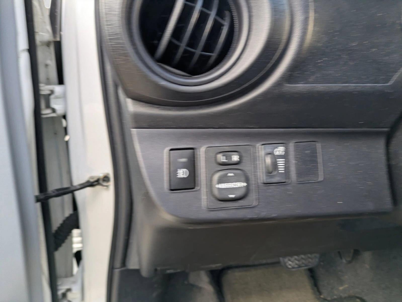 2013 Toyota Prius c 5dr HB One (Natl)